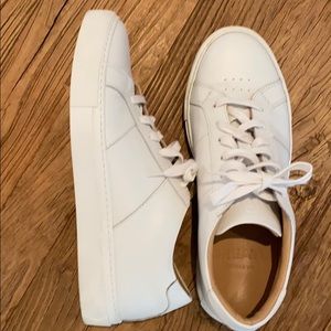 Women’s size 9 Greats leather Royale sneaker